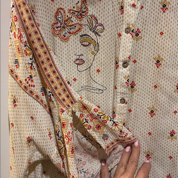 JUNIPER BRAND BEIGE RED MUSTARD YELLOW COLOR BLOUSE BEADED FACE DESIGN ON FRONT - Picture 9 of 16